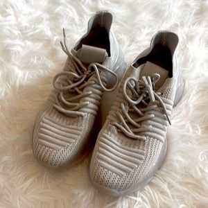 Size 7.5 taupe colored shoes. Brand new